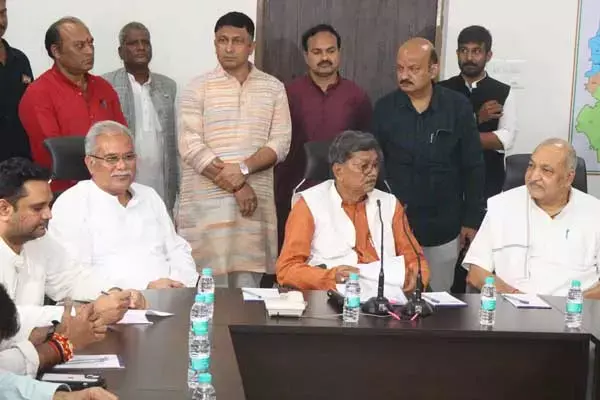 Chhattisgarh News: कांग्रेस विधायक दल की बैठक: विधायक देवेंद्र यादव से मिलने जेल पहुंचे नेता प्रतिपक्ष ने कहा...