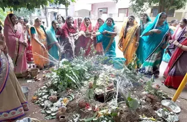 Kamar Chhath Puja 2024  : छत्तीसगढ़ में कल माताएं संतान के लिए रखेंगी कमरछठ.... व्रत के हैं कुछ खास कड़े नियम... यहाँ जानें मुहूर्त, पूजा-विधि और नियम