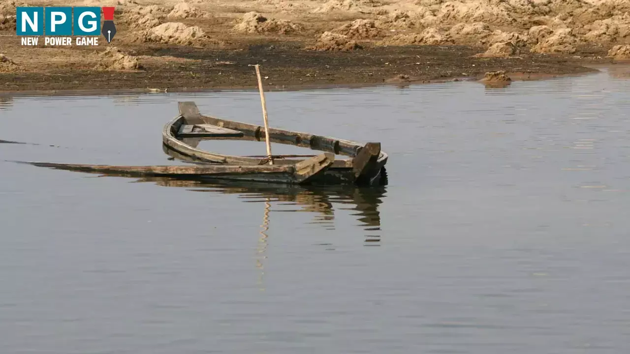 Boat Accident: बगहा में बड़ा हादसा, गंडक नदी में पलटी किसानों से भरी नाव, 6 लोग थे सवार