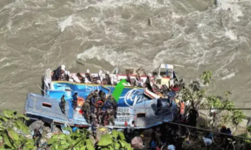 Nepal Bus Accident: नेपाल बस हादसे में मृतकों की संख्या 27 हुई, वायुसेना के विमान से लाए जाएंगे शव