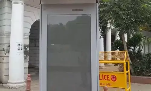 Delhi Crime News: दिल्ली कनॉट प्लेस के डिजिटल स्क्रीन पर अचानक चलने लगी अश्लील फिल्म, पब्लिक रह गई हक्का बक्का