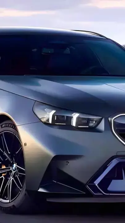 BMW का न्यू वेरिएंट जल्द भारत में भी होगा लॉन्च, BMW की M5 टूरिंग 717bhp पावरफुल हाइब्रिड इंजन के साथ हुई दुनिया के सामने हुई पेश...