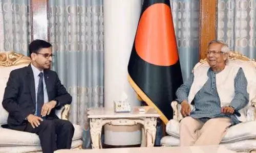 Bangladesh News Hindi: भारत-बांग्लादेश के रिश्तों में पड़ी दरार! अंतरिम सरकार का सख्त फैसला, भारत में अपने दो राजनयिकों को किया बर्खास्त