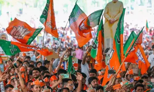 JK Election 2024: टिकट बंटवारे को लेकर जम्मू-कश्मीर BJP में बवाल, कार्यकर्ताओं ने पार्टी ऑफिस पर किया जमकर हंगामा