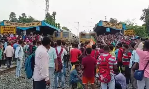 Bengal Bandh: भाजपा का बंगाल बंद शुरू, जगह-जगह ट्रेनें रोकी, बंगाल में शुरू हुआ भयंकर बवाल!