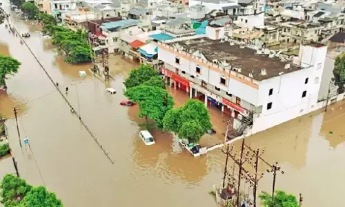 Gujarat Flood News: गुजरात में बाढ़ से हाहाकार, 15 की मौत, 20000 लोग सुरक्षित ठिकाने पर पहुंचाए गए