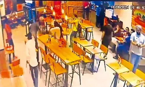 Delhi Restaurant Murder: दिल्ली के राजौरी गार्डन में ढाबे पर युवक को पीट-पीटकर मार डाला, खाना लाने में देरी के बाद हुई थी बहस