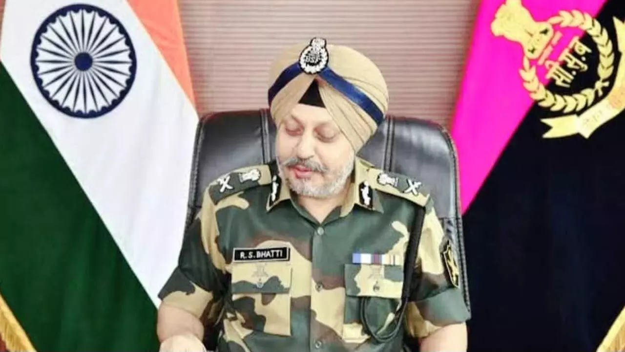 IPS RS Bhatti: बिहार के डीजीपी आरएस भट्टी बने सीआईएसएफ के डीजी, शहाबुद्दीन को गिरफ्तार कर आए थे चर्चा में IPS RS Bhatti: बिहार के डीजीपी आरएस भट्टी बने सीआईएसएफ के डीजी, शहाबुद्दीन को गिरफ्तार कर आए थे चर्चा में