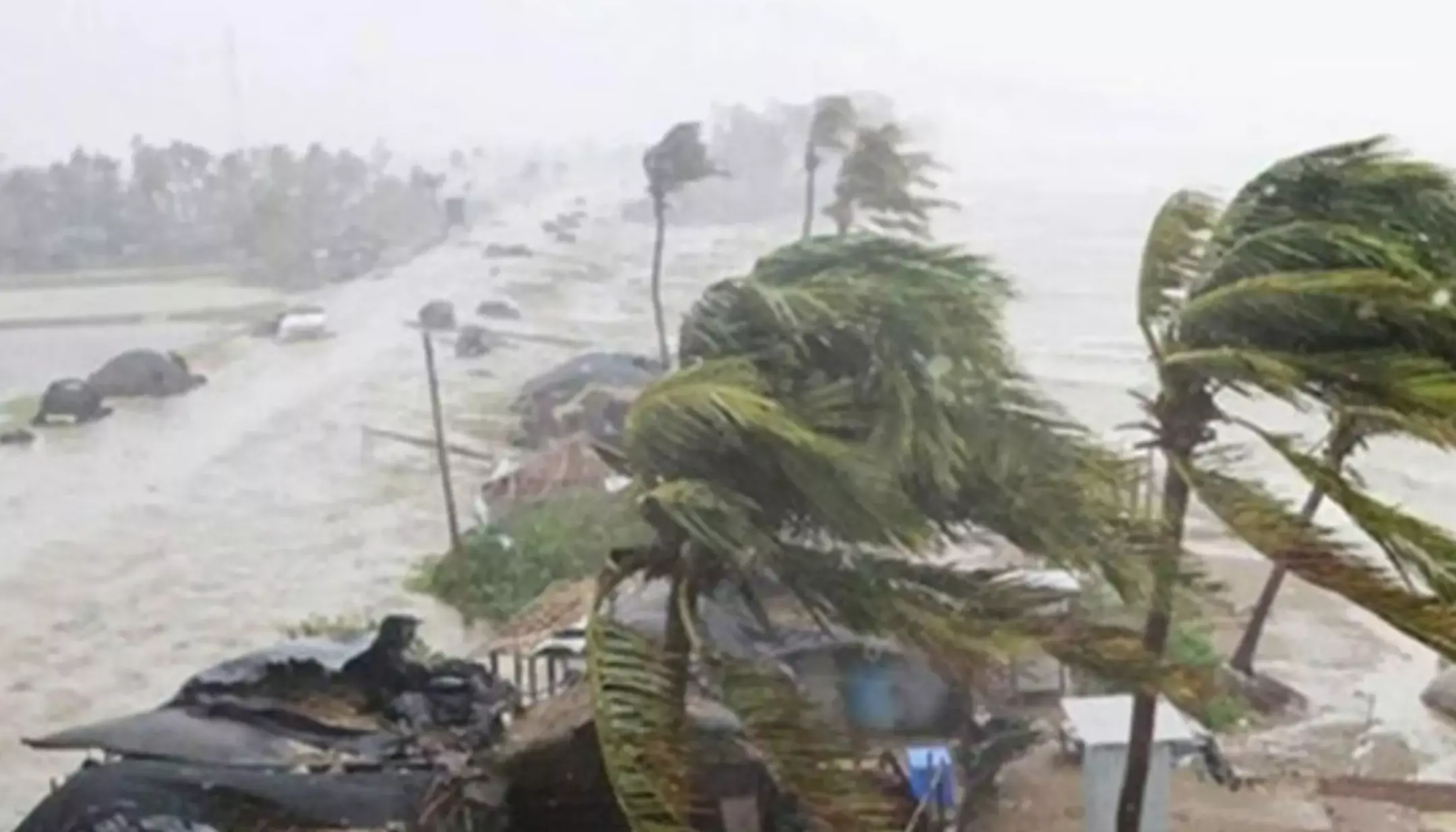 Cyclone Asna: अरब सागर के ऊपर बनने वाला है चक्रवात, गुजरात पर मंडरा रहा असना का खतरा, आएगी भरी तबाही