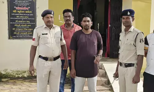 Jashpur News: भाई को स्कूल से लेकर लौट रही छात्रा के साथ सलीम ने किया दुष्कर्म, फिर गाड़ी नंबर के आधार पर ऐसे पकड़ाया...