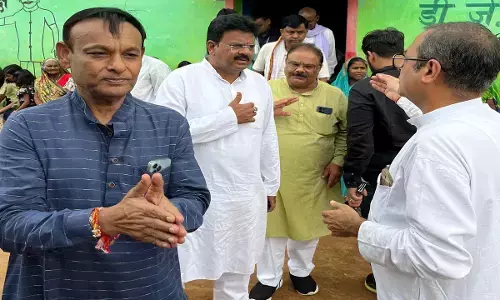 Bilaspur News: कांग्रेस का जाँच दल पहुंचा कोरीपारा: पीड़ित परिवार के अलावा ग्रामीणों से की मुलाकात