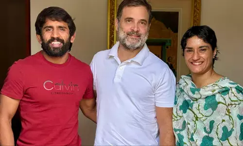 Bajrang Vinesh Met Rahul Gandhi: राहुल गांधी से मिले रेसलर विनेश फोगाट-बजरंग पूनिया, कांग्रेस में हो सकते हैं शामिल