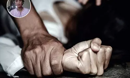 Actress Saumya News: इस एक्ट्रेस के साथ हैवानियत, बेटी बोलकर डायरेक्टर ने किया दुष्कर्म, बोली- प्राइवेट पार्ट में...