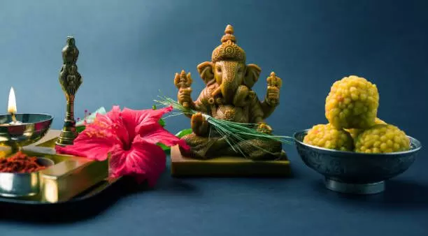 Ganesh Chaturthi 2024 : गणेश जी पर भूल से भी न चढ़ाये ये चीज, लाल फूल और दूर्वा अत्यंत प्रिय... करें ये खास उपाय
