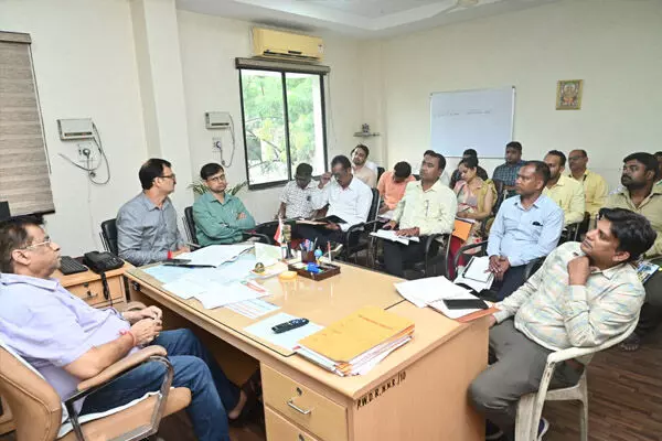 Raipur News: अब मत कहना TAX की नोटिस नहीं मिली: ढाई लाख लोगों ने जमा नहीं किया संपत्ति कर, बकायादारों को अब ऐसे नोटिस भेजेगा नगर निगम Raipur News: अब मत कहना TAX की नोटिस नहीं मिली: ढाई लाख लोगों ने जमा नहीं किया संपत्ति कर, बकायादारों को अब ऐसे नोटिस भेजेगा नगर निगम