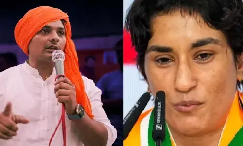 Kaun Hai Captain Yogesh Bairagi: कौन हैं कैप्टन योगेश बैरागी? जिसने छोड़ दी पायलट की नौकरी छोड़, अब लड़ेंगे विनेश फोगाट के खिलाफ चुनाव