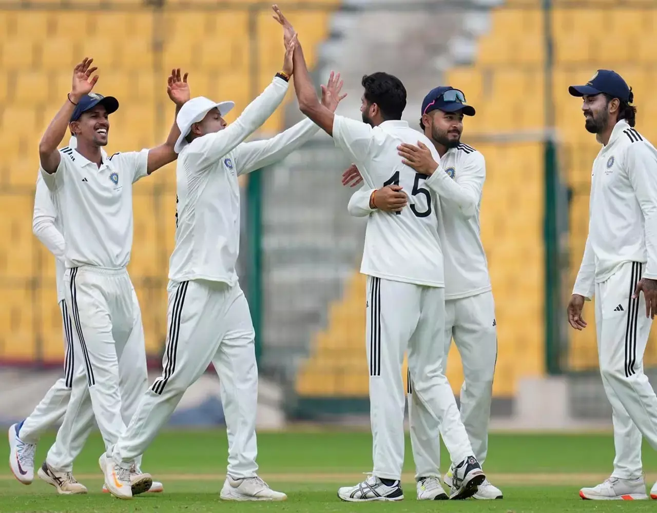 Duleep Trophy 2024: बीसीसीआई ने दूसरे दौर के लिए टीमों का किया एलान, केएल और गिल की जगह इन्हें मिला मौका...