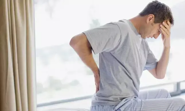 Body Pain in Young Age : भरी जवानी में सुबह से रात तक दर्द से कराह रहे युवा...आखिर क्यों ?