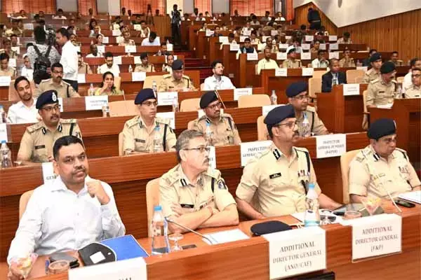 Collector, SP conference: कलेक्टर-एसपी कांफ्रेंस के दूसरे दिन की बैठक शुरू: