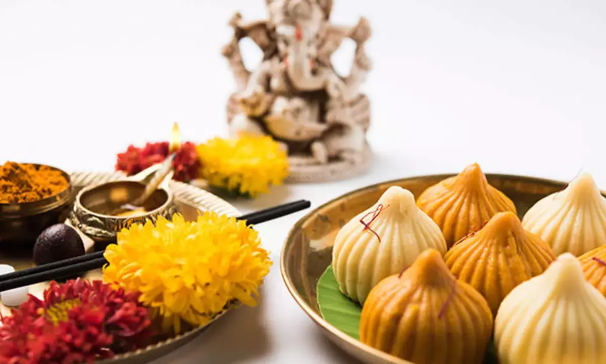 Modak Ganesh Chaturthi : तो ऐसे बना मोदक बप्पा का प्रिय भोग... जाने कितने मोदक का लगता है लंबोदर को भोग