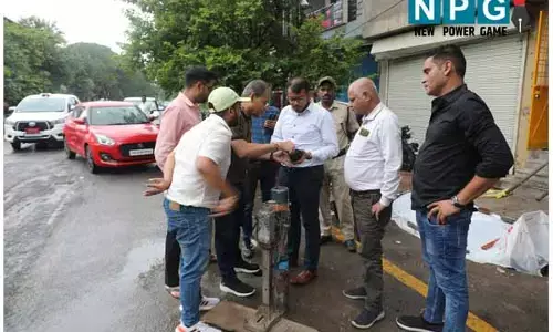 Bilaspur News: एक्‍शन में कमिश्नर: कार्य की गुणवत्ता जांचने मशीन लेकर निकले निगम कमिश्नर