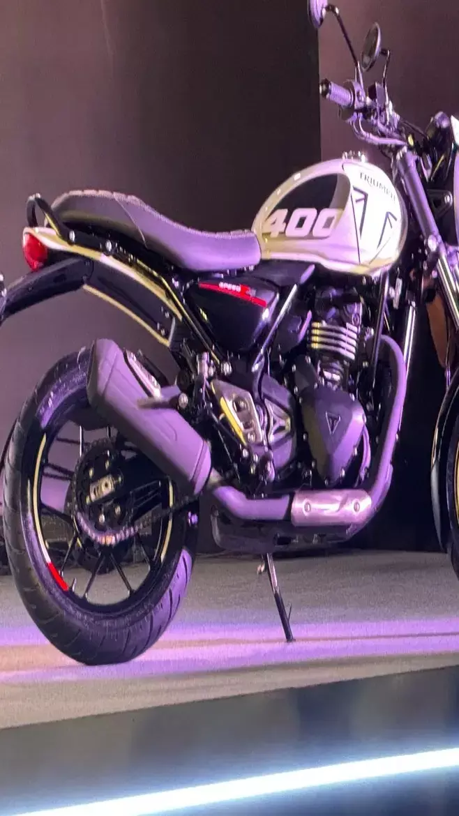 Triumph Speed T4: सिर्फ 2.17 लाख रुपये में मिल रहा है मॉडर्न-रेट्रो लुक!...