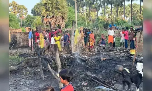 Nawada Crime News Hindi: बिहार के नवादा जिले में दलित बस्ती पर हमला, 80 घर जलाए, गांव में तनाव, भारी पुलिस बल तैनात