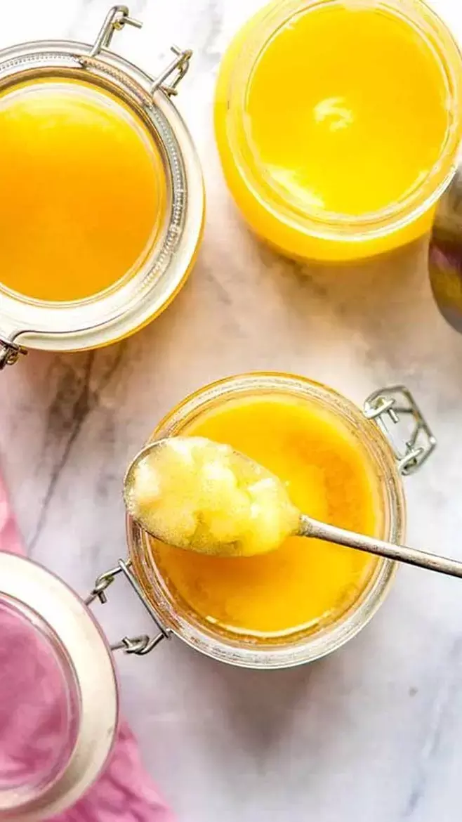 Gud Aur Ghee Ke Fayde: कोई नहीं कहेगा डेढ़ पसली, रोज़ भैंस के घी के साथ खाएं गुड़...