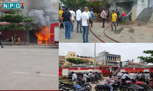 Bilaspur News: पटाखा गोदाम में लगी भीषण आग, जोरदार धमाके से गूंज उठा इलाका, देखें वीडियो...