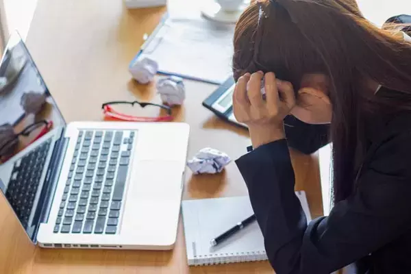 HDFC female Employee Death: HDFC बैंक की महिला अधिकारी की मौत, ऑफिस के वर्क प्रेशर और तनाव ली जान