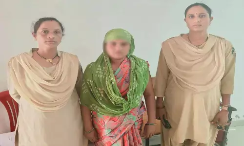 CG हनी ट्रैप मामलाः एक और महिला आरोपी गिरफ्तार, लोगों को झांसे में लेकर करती ऐसे करती थी ब्लैकमेल...तरीका जान आप भी हो जाएंगे हैरान
