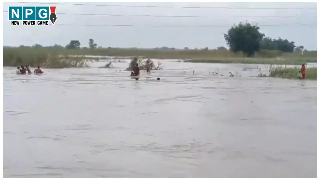 Bihar Flood News: सुपौल में कोसी नदी में पलटी नाव, 15 से ज्यादा लोग डूबे, चारों ओर मची चीख - पुकार
