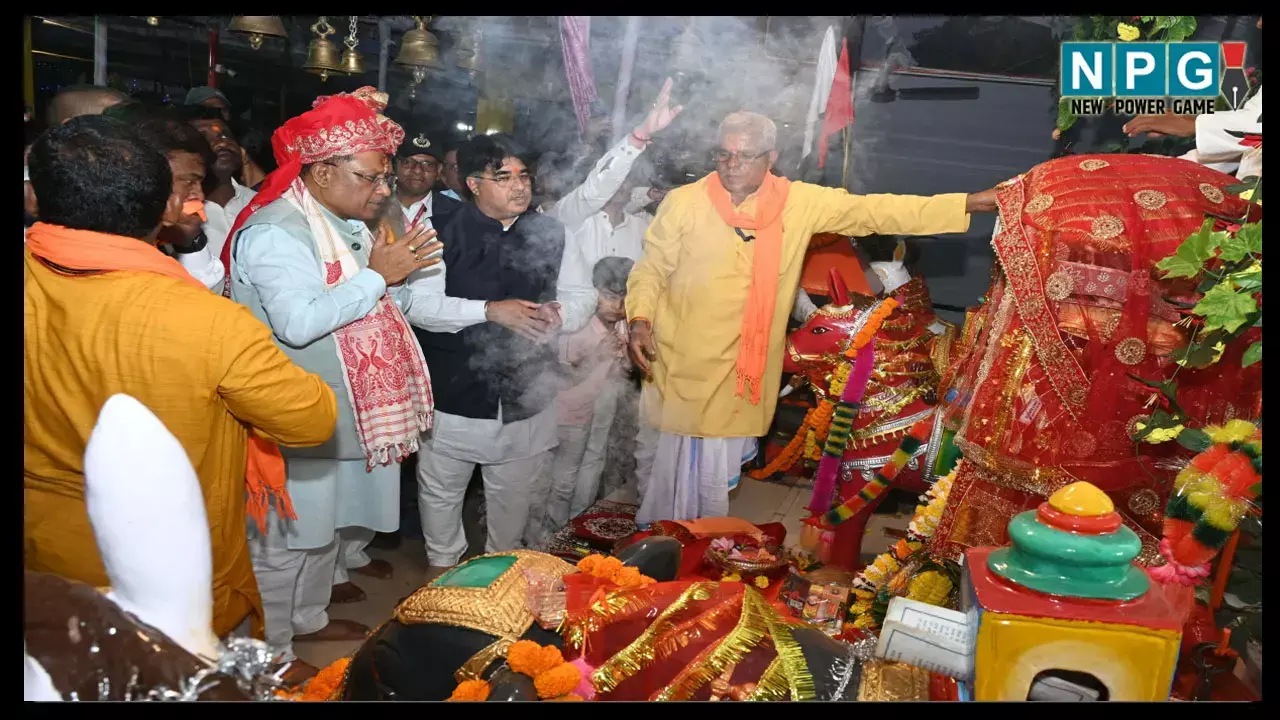 मुख्यमंत्री विष्णु देव ने की अंगार मोती दाई की पूजा-अर्चना, सीएम ने माता को 108 मीटर लंबी लाल चुनरी की भेंट...