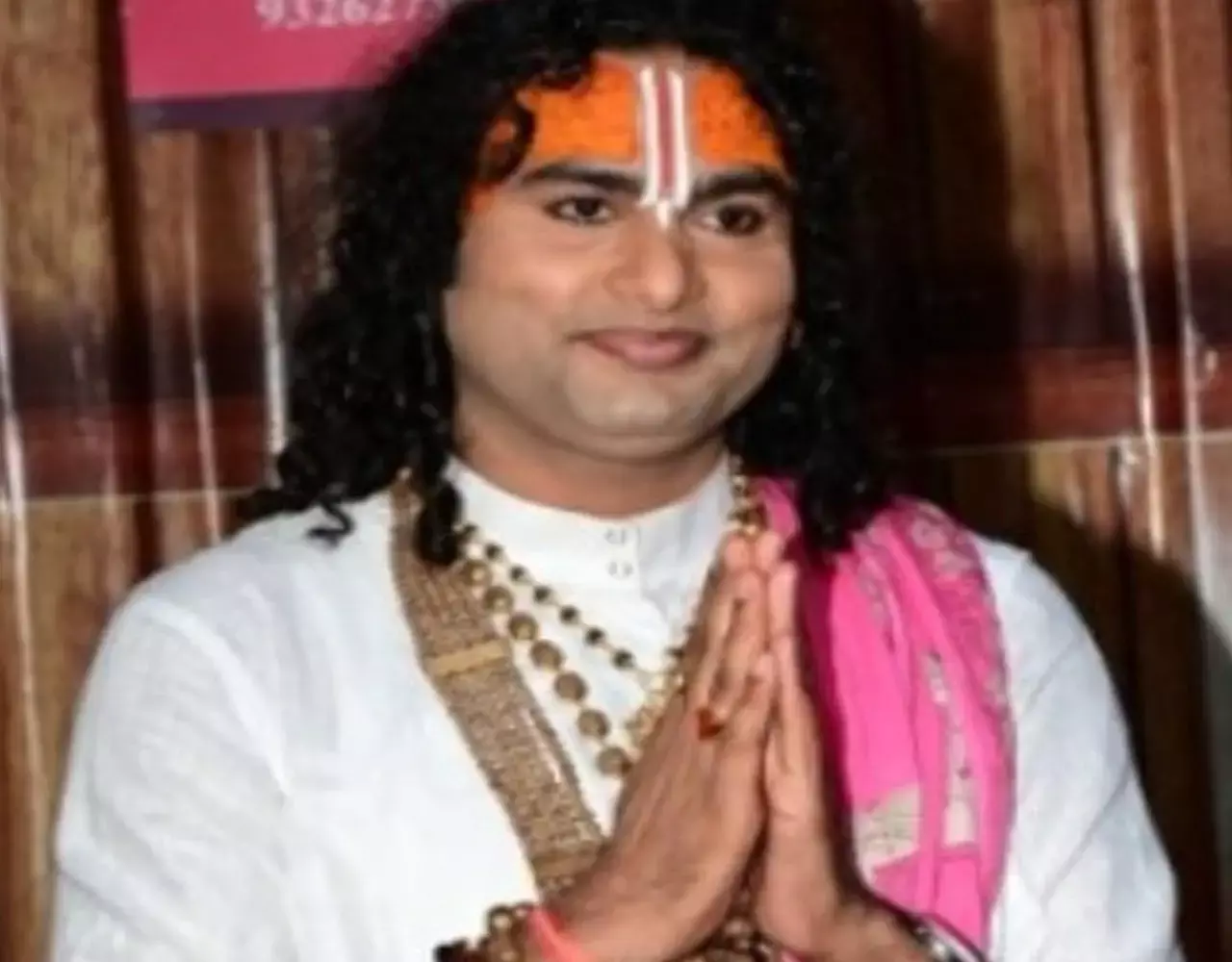 Big Boss 18: अनिरुद्धाचार्य महाराज की हुई किरकिरी, हाथ जोड़कर भक्तों से मांगने लगे माफ़ी, जानिए माजरा...