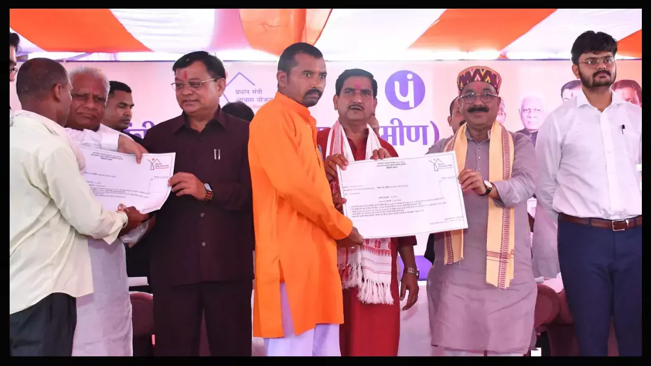बीस हजार से अधिक हितग्राहियों को मिलेगा पक्का आवास, डिप्टी सीएम बोले-प्रधानमंत्री गरीबों के सपने को कर रहे साकार...