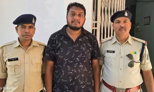 Dhamtari News: पुलिस में भर्ती के नाम पर ठगी, 16 लाख का लगाया चूना, पुलिस ने आरोपी पर रखा था इनाम...