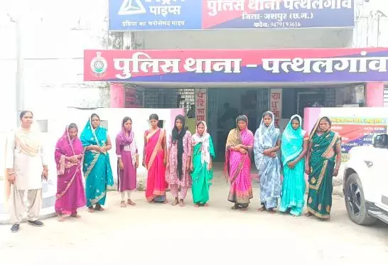 Jashpur News: चैन स्नेचिंग, कुसमी गिरोह की 10 महिला गिरफ्तार... दुर्गा विसर्जन और दशहरा उत्सव में  बनाती थी निशाना