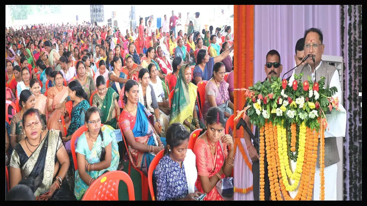 Surajpur News: CM विष्णुदेव की कई घोषनाएं, करमा महोत्सव में शामिल हुए मुख्यमंत्री...