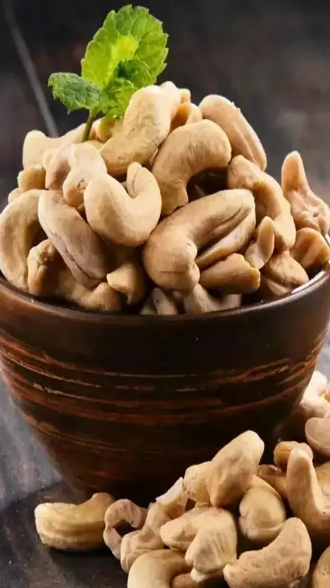 ​काजू से होने वाले नुकसान: जानिए ज्यादा खाने के गंभीर परिणाम...