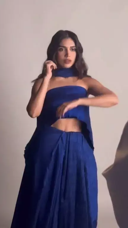 नीली साड़ी में Bhumi Pednekar दिखी बला की खूबसूरत, जोरो-शोरो से छा गया एक्ट्रेस का यूनीक स्टाइल