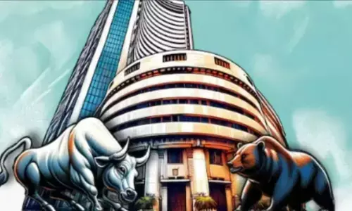 Stock Market Today: शेयर बाजार में आज बिकवाली का दबाव, जानिए सेंसेक्स और निफ्टी का क्या है हाल?