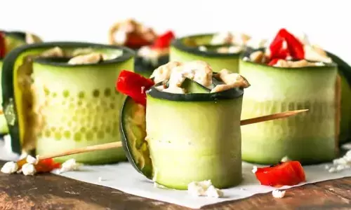 Cucumber Paneer Roll Recipe: बर्थडे पार्टी हो किटी पार्टी, आपके गेस्ट को ज़रूर लुभाएंगे क्यूकंबर पनीर रोल, जानिए रेसिपी...