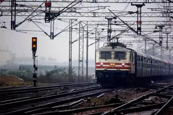 Rail News: बिलासपुर जोन के 59 रेलवे स्टेशनों पर इलेक्ट्रॉनिक इंटरलॉकिंग सिस्‍टम, जानिये.. क्‍या होगा इससे फायदा
