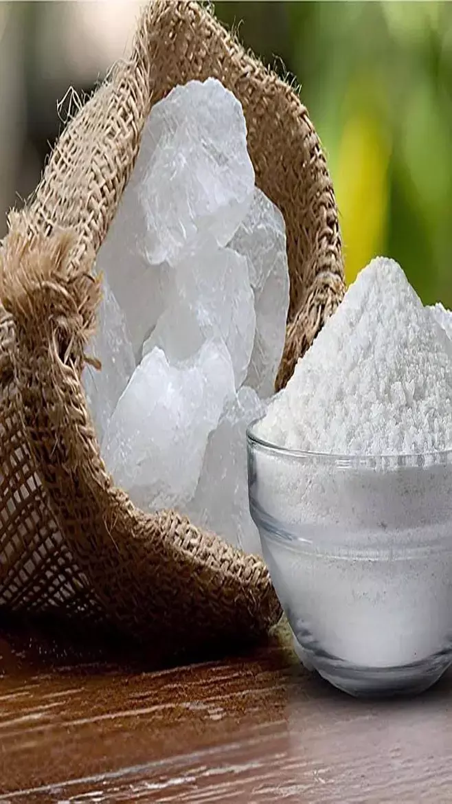 Fitkiri Face Mask: फिटकिरी के पाउडर में मिला लें ये चार चीज़ें, दाग-धब्बे, झाइयां, झुर्रियां सब हो जाएंगी गायब, आएगा गज़ब का निखार