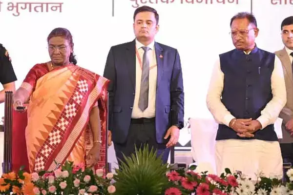 Presidents visit to Chhattisgarh: राष्ट्रपति द्रौपदी मुर्मु ने पुरखौती मुक्तांगन में सरगुजा प्रखंड का किया लोकार्पण