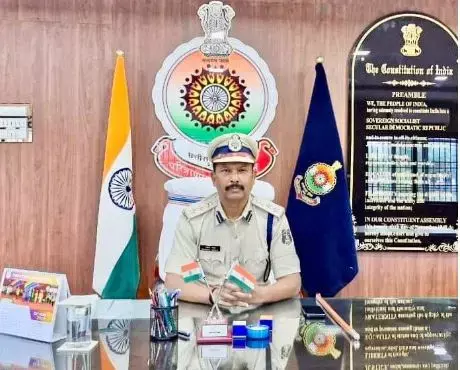 Surajpur News: IPS प्रशांत कुमार ठाकुर ने सूरजपुर SP का किया पदभार ग्रहण...