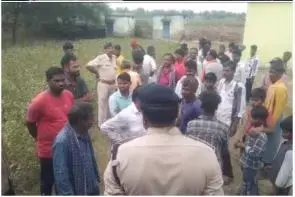 Mungeli News: छात्र की मौत, शिक्षक ने बच्चे को भेजा माचिस लाने, जहरीले कीड़े ने काटा, हुई मौत...