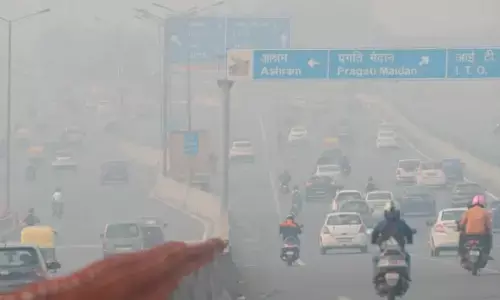 Delhi Air Pollution Latest Updates: राजधानी दिल्ली की हवा बेहद खराब, जल्द लागू हो सकती हैं GRAP की पाबंदियां