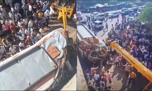 Sikar Bus Accident: धनतेरस के दिन बड़ा हादसा, पुलिया से टकराई बस, 12 लोगों की मौत, 30 से ज्यादा घायल
