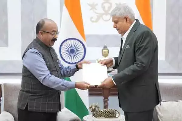 Arun Sao: डिप्‍टी सीएम ने उप राष्‍ट्रपति को दिया न्‍योता: अलंकरण समारोह में शामिल होंगे धनखड़